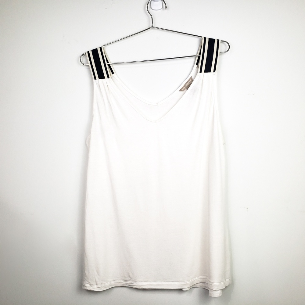 ⭐ Banana Republic Stripe V neck Tank